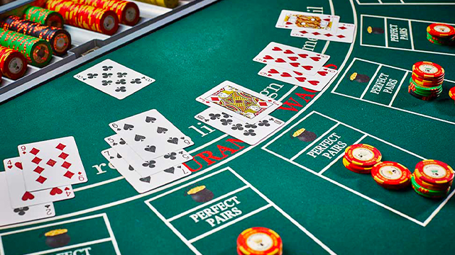 Black Jack Roulette 25 Stück High Roller Las Vegas Casino Pokerchips 